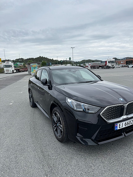 BMW iX2 7 of 27