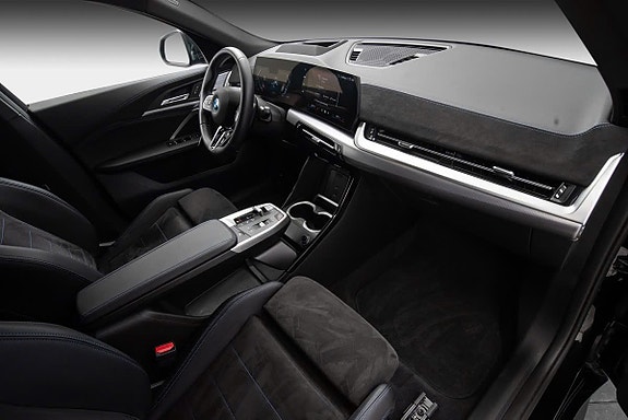 BMW iX2 26 of 27