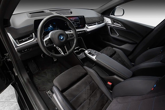 BMW iX2 18 of 27