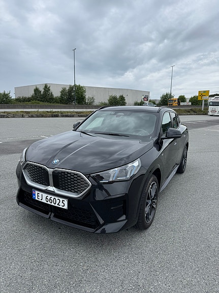BMW iX2 5 of 27