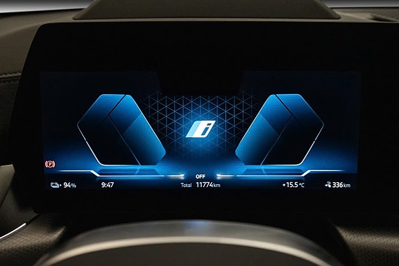 BMW iX2 11 of 27