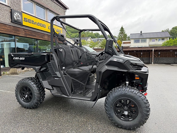 Can-Am Traxter HD11 2 of 5