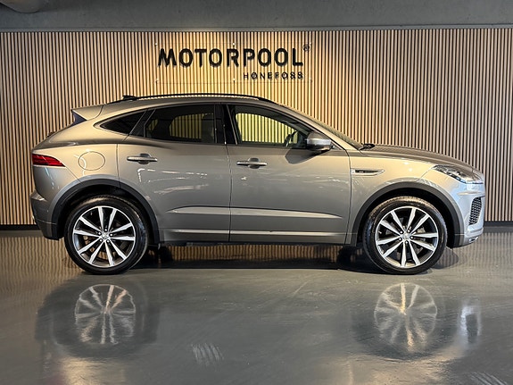 Jaguar E-PACE 3 of 5