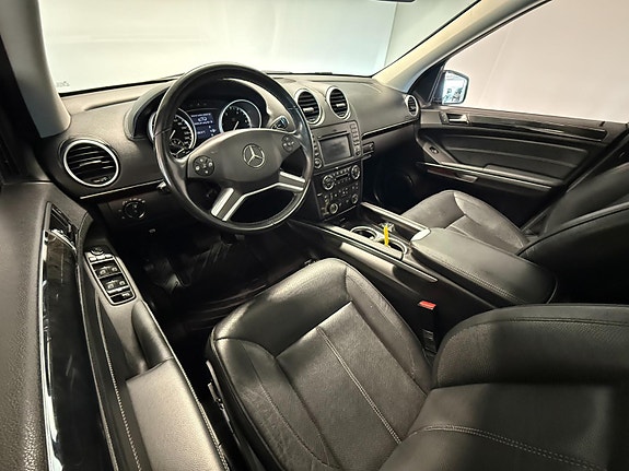 Mercedes-Benz GL350 5 of 5