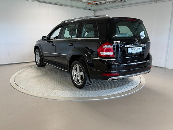 Mercedes-Benz GL350 2 of 5