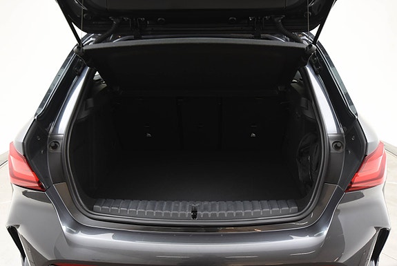 BMW 118i 4 of 5