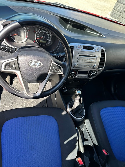 Hyundai i20 8 of 18