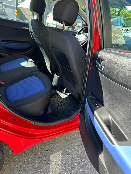 Hyundai i20 6 of 18