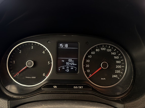 Volkswagen Amarok 12 of 15