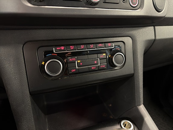 Volkswagen Amarok 11 of 15