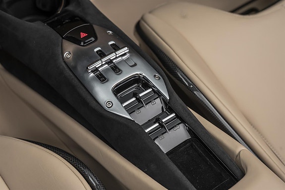 Ferrari 296 GTS 28 of 30