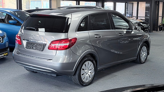 Mercedes-Benz B-Klasse 4 of 5