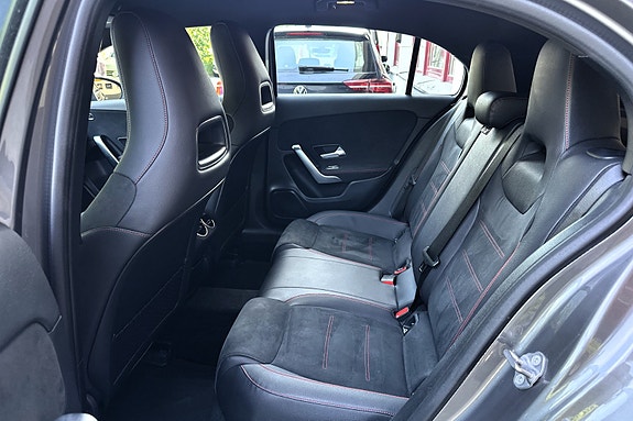 Mercedes-Benz A180 11 of 30