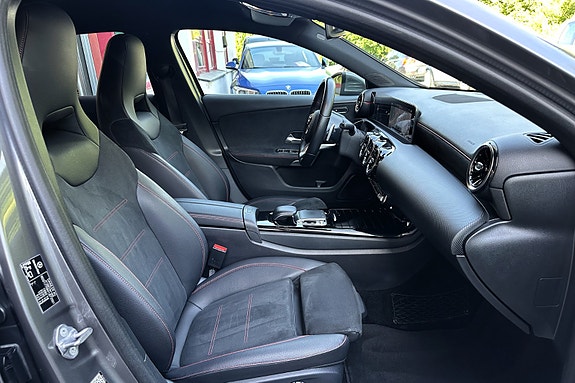 Mercedes-Benz A180 14 of 30