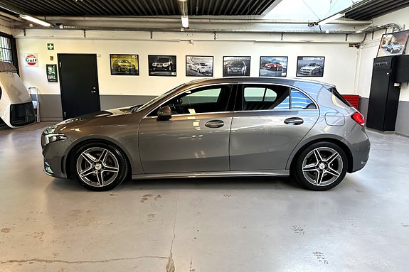 Mercedes-Benz A180 2 of 30