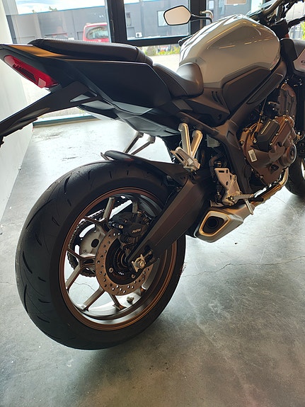 Honda CB650R MED E-Clutch! ** SPAR HELE 13.000 KR PÅ OVERLIGGER!! ** 8 of 10