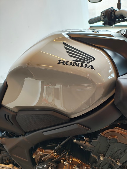 Honda CB650R MED E-Clutch! ** SPAR HELE 13.000 KR PÅ OVERLIGGER!! ** 3 of 5