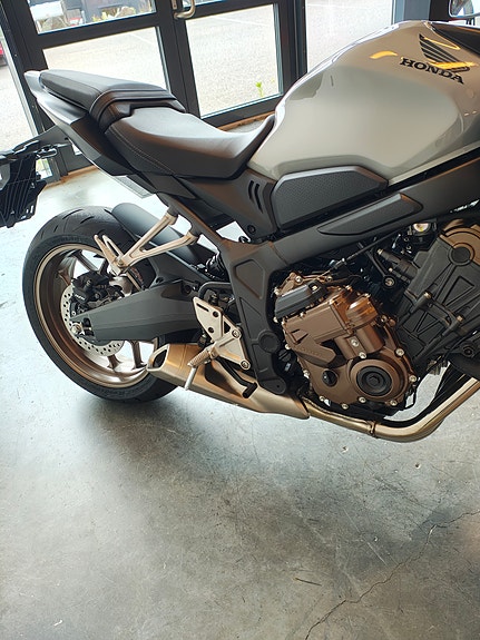 Honda CB650R MED E-Clutch! ** SPAR HELE 13.000 KR PÅ OVERLIGGER!! ** 10 of 10