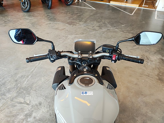 Honda CB650R MED E-Clutch! ** SPAR HELE 13.000 KR PÅ OVERLIGGER!! ** 6 of 10