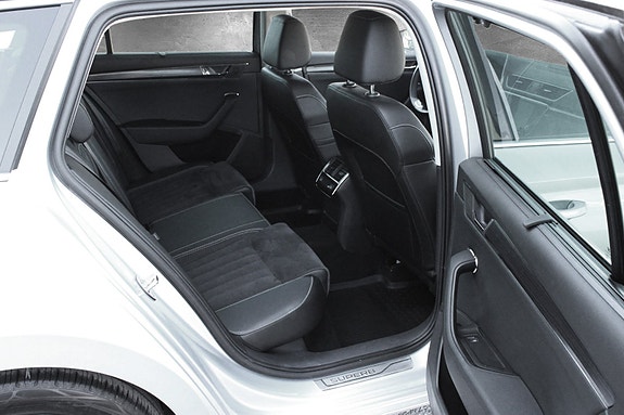 Skoda Superb 22 of 25