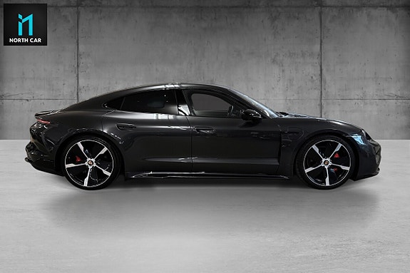 Porsche Taycan 4 of 5