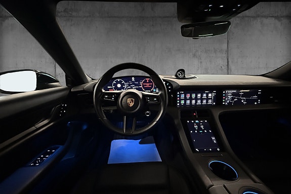 Porsche Taycan 12 of 30
