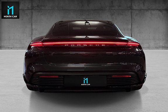 Porsche Taycan 6 of 30