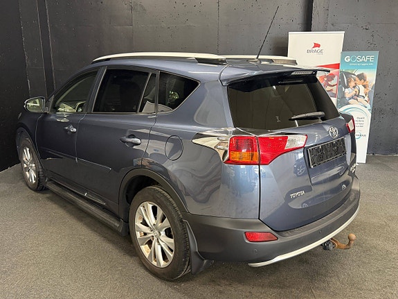 Toyota RAV4 5 of 5