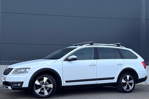 Skoda Octavia Scout 2 of 5