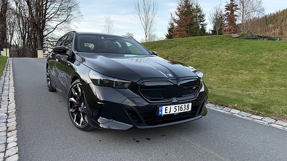 BMW i5 3 of 5