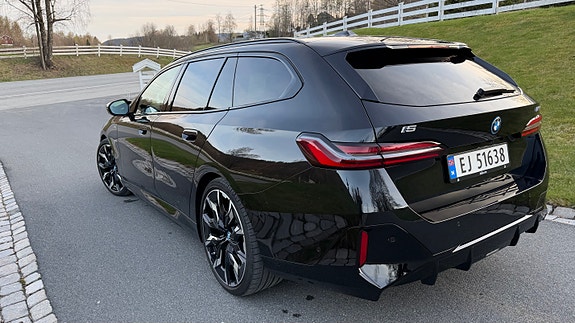 BMW i5 2 of 5