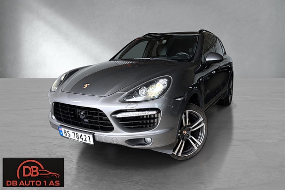 Porsche Cayenne 4 of 5