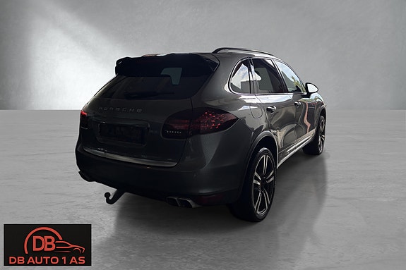 Porsche Cayenne 5 of 5
