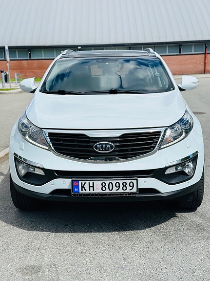 Kia Sportage 2 of 5