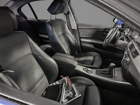 BMW 335i 9 of 14