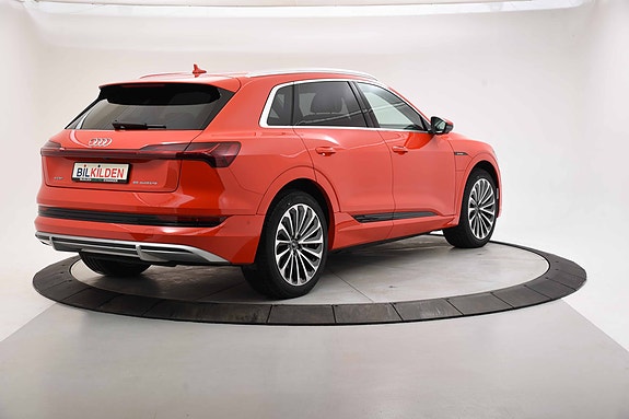 Audi e-tron 7 of 26