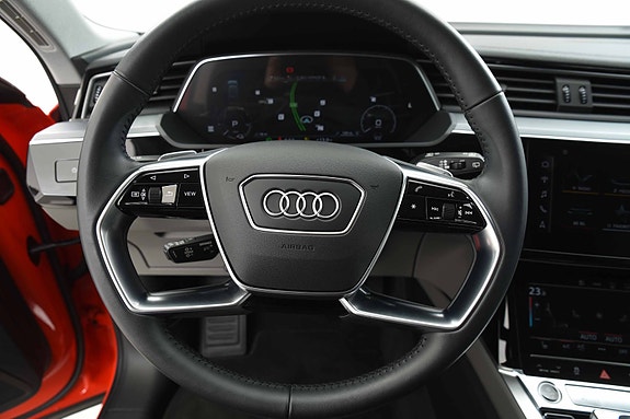 Audi e-tron 10 of 26