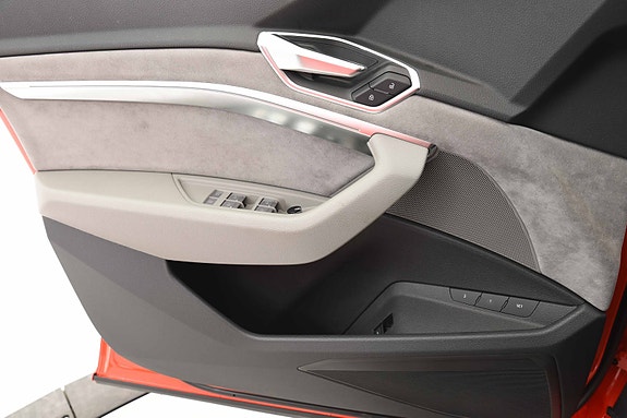 Audi e-tron 22 of 26