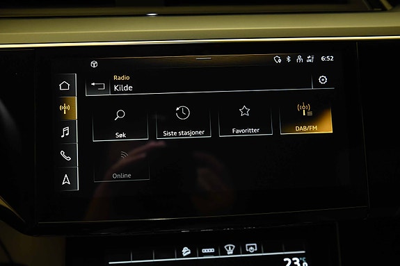 Audi e-tron 15 of 26
