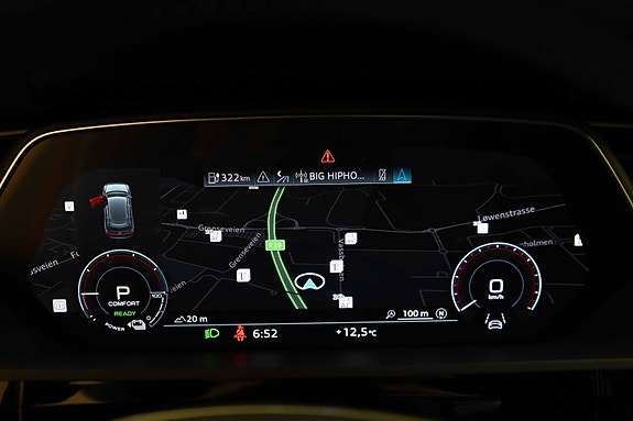 Audi e-tron 12 of 26