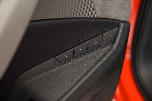 Audi e-tron 24 of 26
