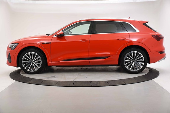 Audi e-tron 4 of 26