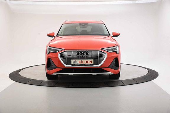Audi e-tron 2 of 26