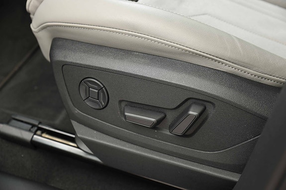 Audi e-tron 23 of 26