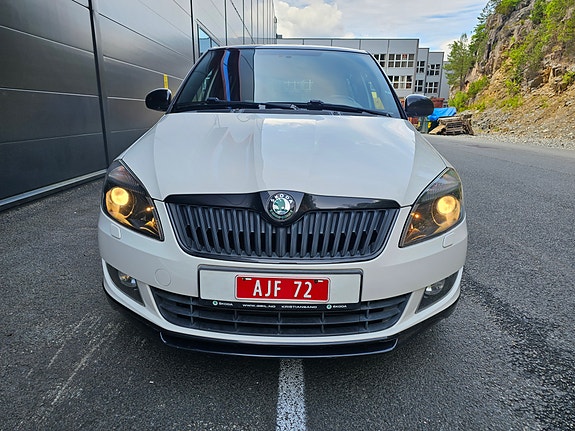 Skoda Fabia 2 of 5