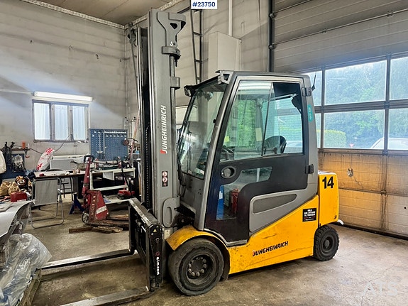 Jungheinrich EFG430S Gaffeltruck. 3 of 5