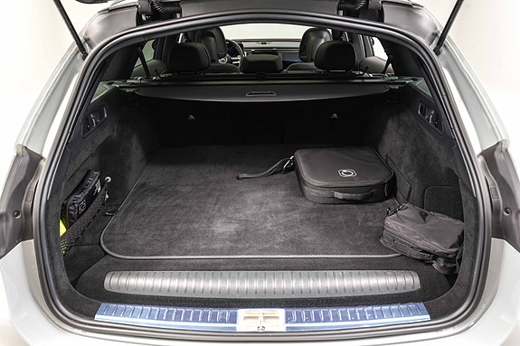 Mercedes-Benz E300 de 13 of 25
