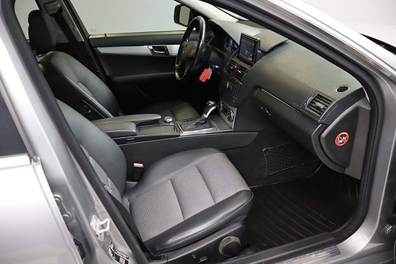 Mercedes-Benz C220 d 21 of 30