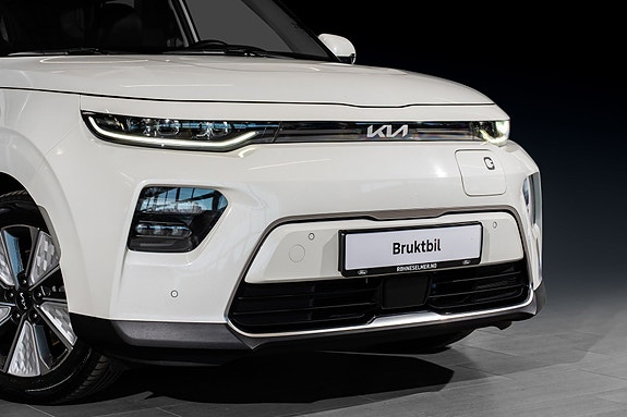Kia e-Soul 2 of 5