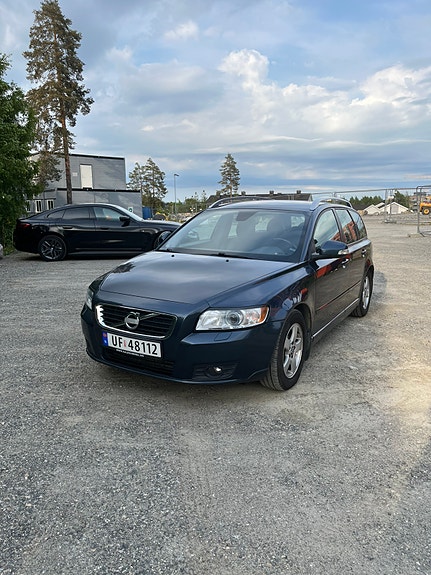 Volvo V50 3 of 18